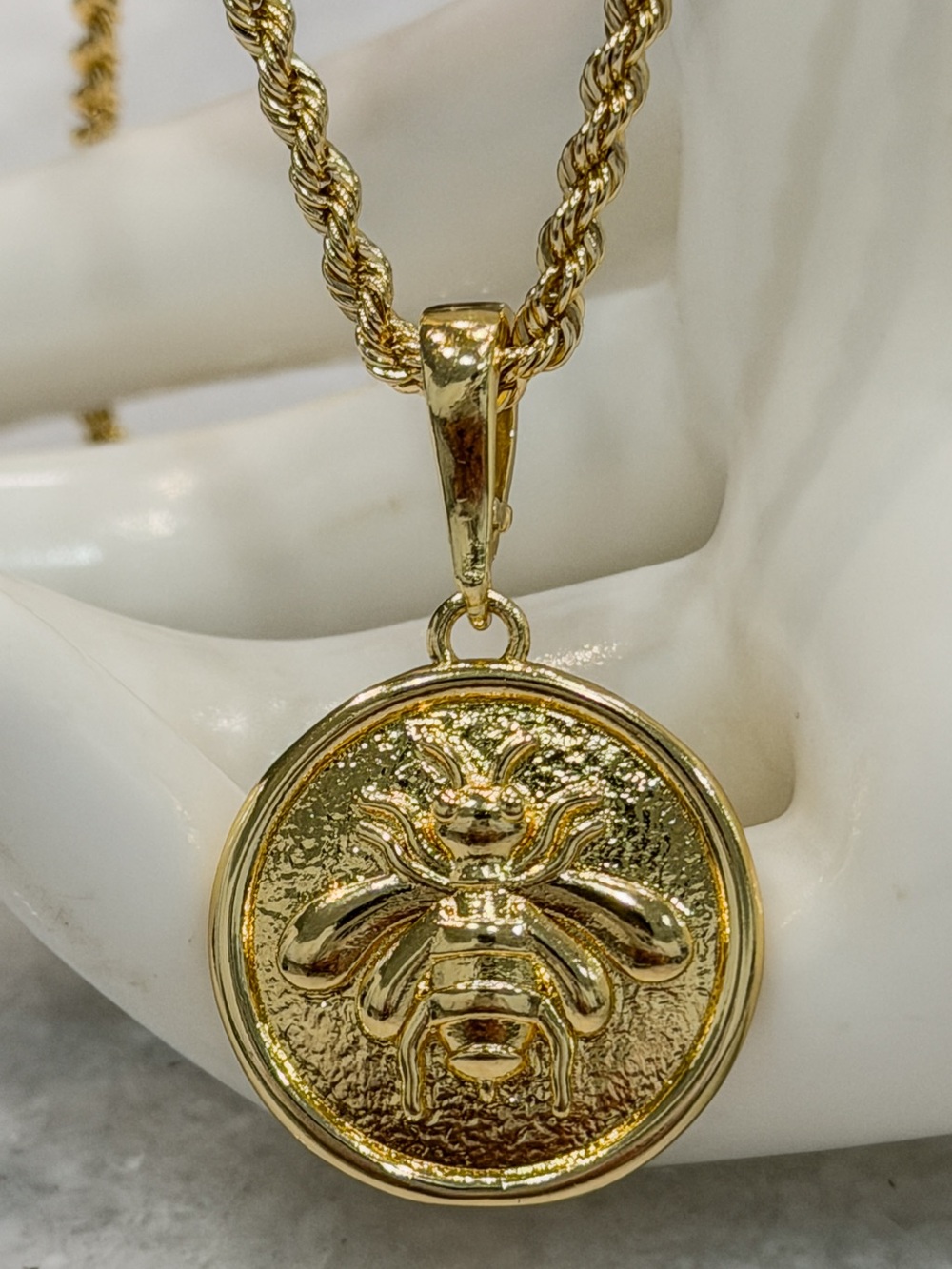 BELLEZZA Diamond Cut Rope Bee Pendant Enhancer 20” Gold Necklace